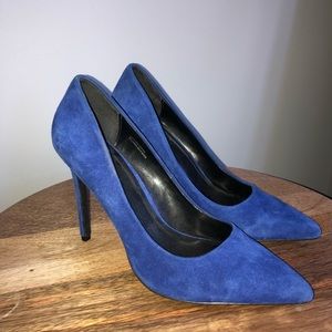 Blue suede LE CHATEAU heels
